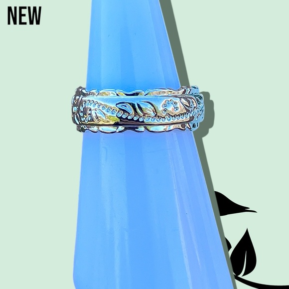 New Silver Plated Unisex Elegant Craved Flower Pattern Band Ring - Picture 3 of 9